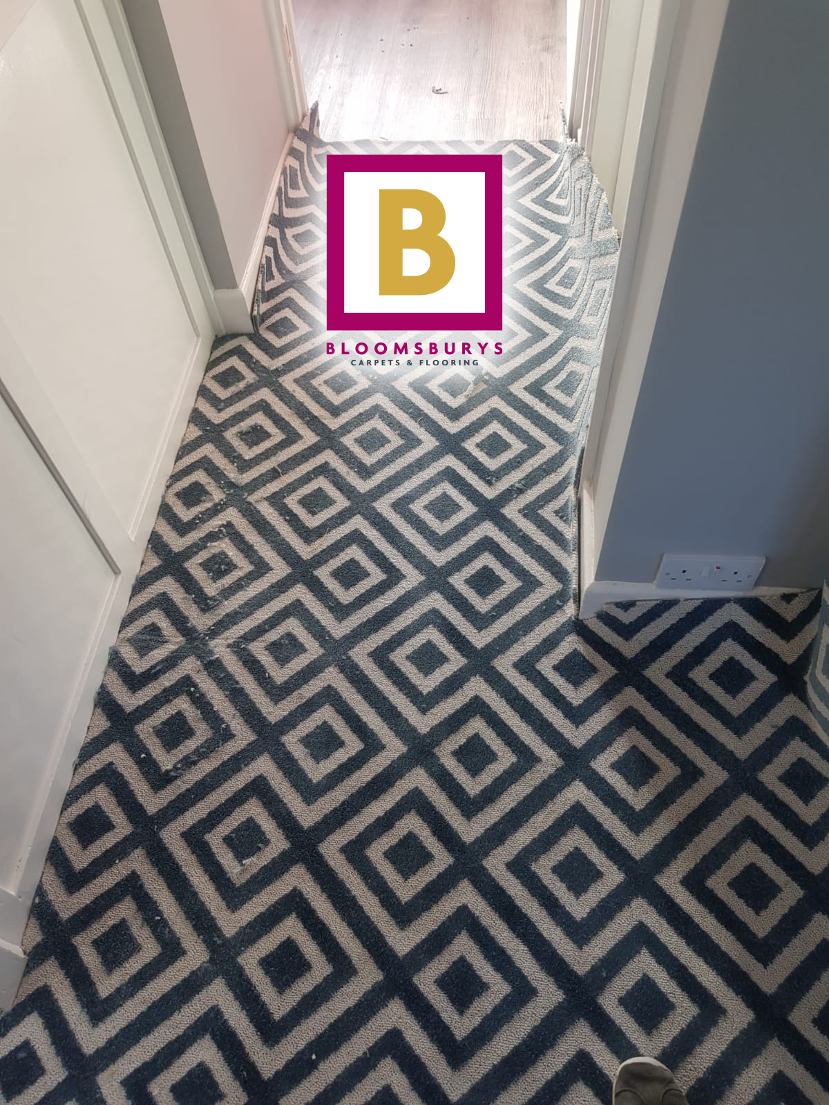 Geometric carpet to stairs